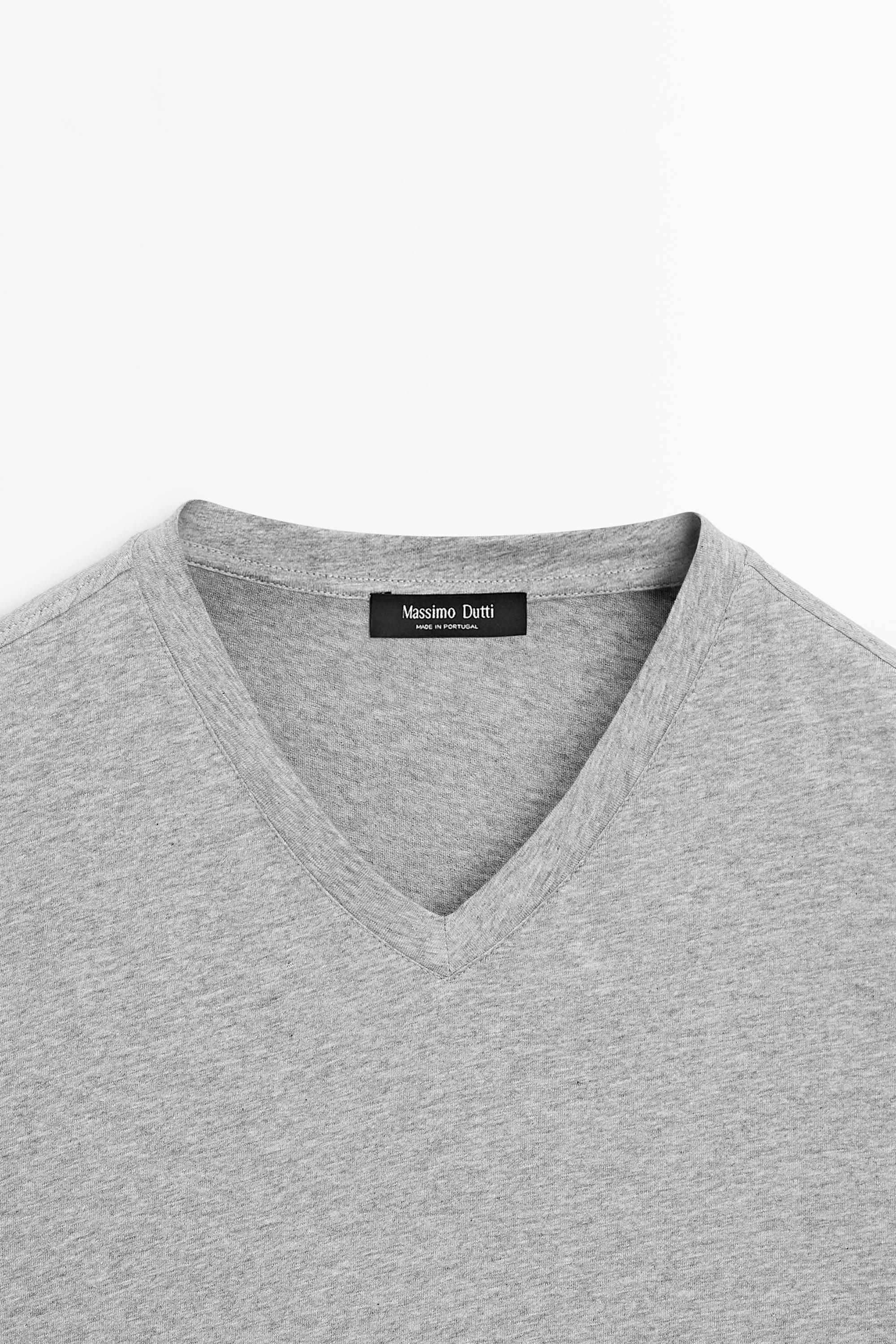 100% cotton V-neck T-shirt